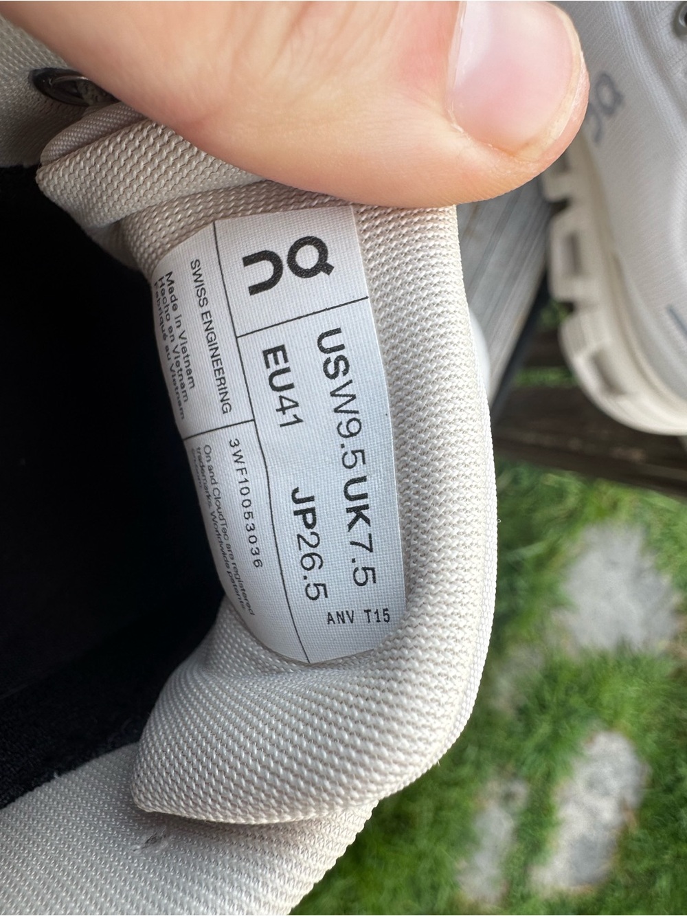 On Running Women Cloud Sneakers in White and Light Gray - Picture 2 of 4